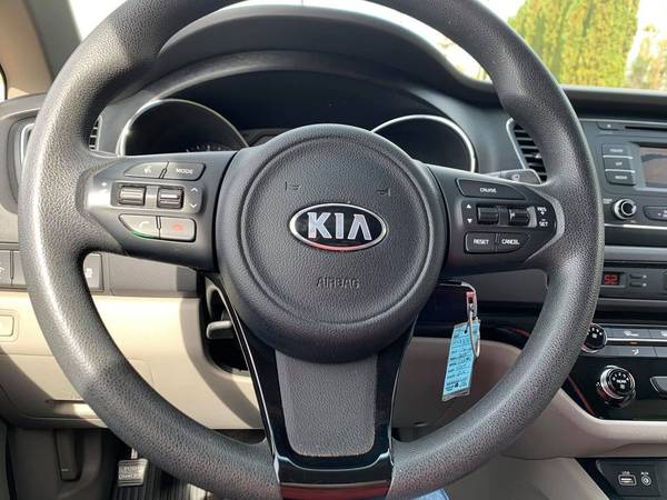 2016 Kia Sedona LX Minivan B-camera bluetooth 3 rows GUARANTEED... for sale in O Fallon, MO – photo 14