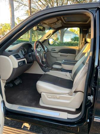 2013 Cadillac Escalade - cars & trucks - by owner - vehicle... for sale in Vero Beach, FL – photo 3