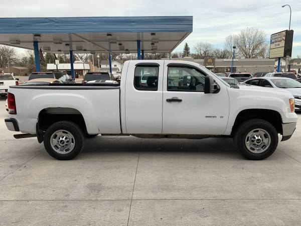 2011 GMC Sierra 2500HD/6 0L V8 4x4 - - by for sale in Grand Forks, ND – photo 5