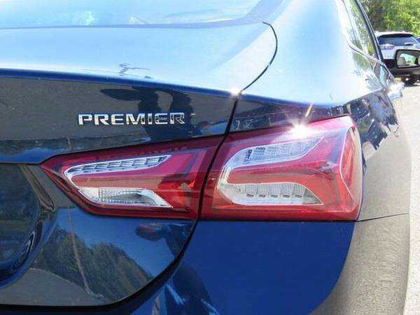2019 Chevrolet Malibu sedan Premier (Northsky Blue Metallic) - cars for sale in Lakeport, CA – photo 11