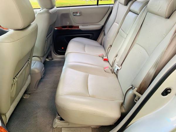 2007 Toyota Highlander Limited, Third Row Excellent Condition for sale in Kingston, MA – photo 12