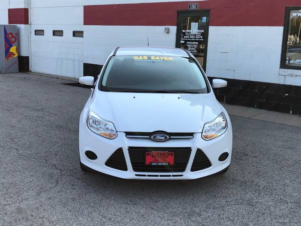 Low Mile 2014 Ford Focus SE - cars & trucks - by dealer - vehicle... for sale in Yorkville, IL – photo 2