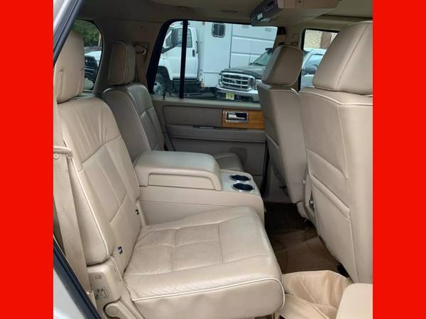 2007 LINCOLN NAVIGATOR 4WD - - by dealer - vehicle for sale in Worcester, MA – photo 13