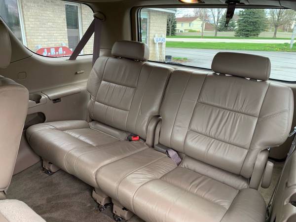 2001 Toyota Sequoia Limited 4x4 Clean Carfax - - by for sale in Romeoville, IL – photo 15