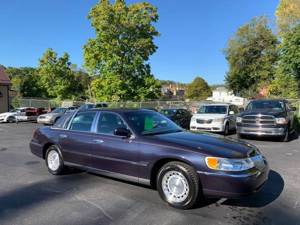 1999 Lincoln Town Car - cars & trucks - by dealer - vehicle... for sale in Washington, PA – photo 3