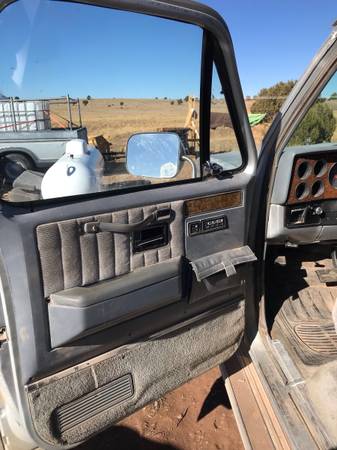 Very nice 1989 suburban 2500 - cars & trucks - by owner - vehicle... for sale in Ash Fork, AZ – photo 12