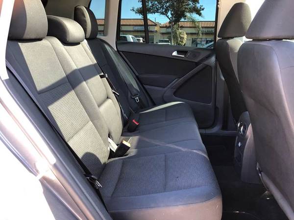 2013 VOLKSWAGEN TIGUAN S ** Panoramic Moon Roof! Immaculate Condition! for sale in Arleta, CA – photo 15