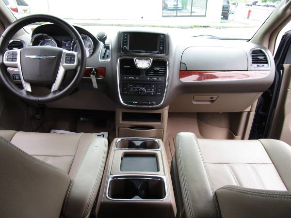 2014 CHRYSLER TOWN & COUNTRY LIMITED EXTRA CLEAN!!! for sale in NEW YORK, NY – photo 13