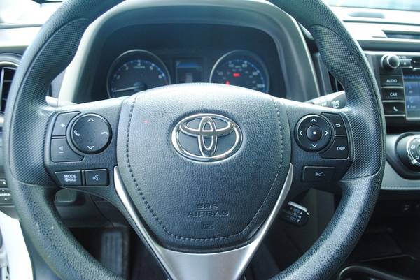2017 Toyota RAV4 LE SUV for sale in Miami, NJ – photo 12