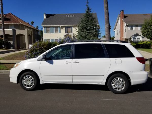 2004 toyota sienna le white color no accident smog passed excellent for sale in Downtown L.A area, CA – photo 2