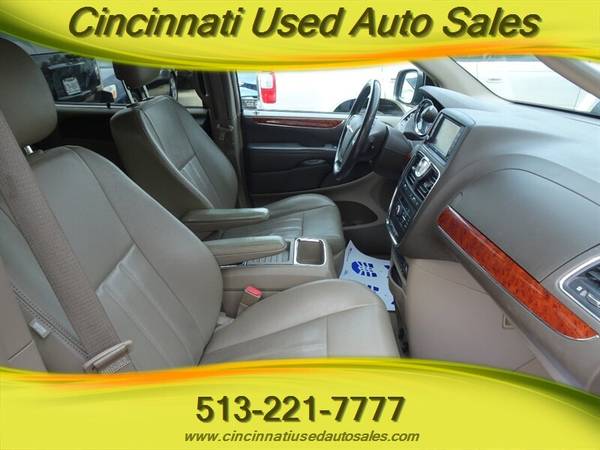 2013 Chrysler Town & Country Touring-L V6 FWD - cars & trucks - by... for sale in Cincinnati, OH – photo 19