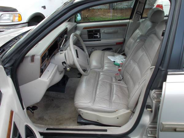 1992 Lincoln Continental *Very Low Miles *Clean Leather Seats for sale in Wayne, NJ – photo 8
