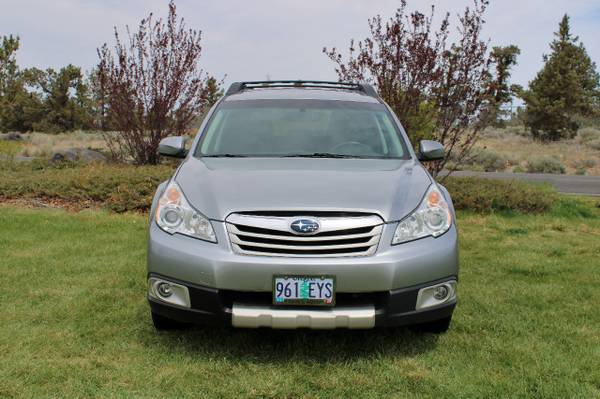 2011 Subaru Outback 2 5i LIMITED AWD ONE OWNER LOW MILES for sale in Redmond, OR – photo 8
