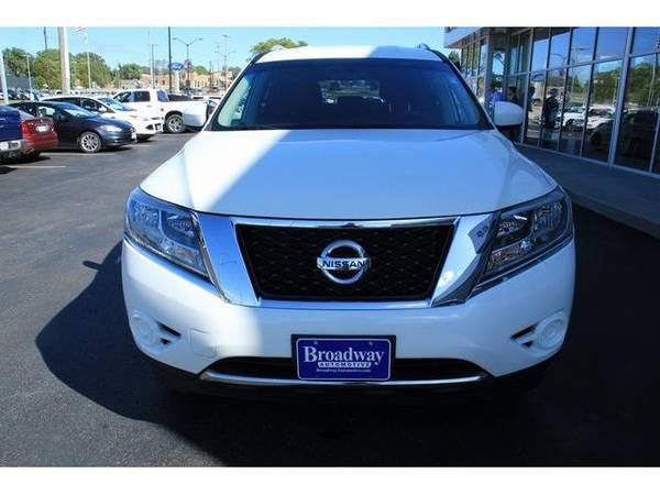 2016 Nissan Pathfinder SUV S - Nissan Glacier White for sale in Green Bay, WI – photo 9