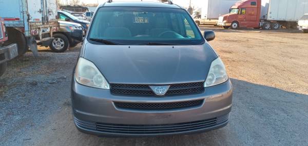 Toyota Sienna 2005 - cars & trucks - by owner - vehicle automotive... for sale in Riverdale, IL – photo 2