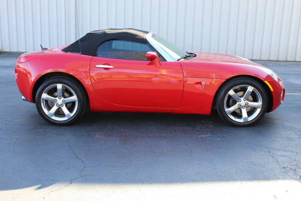 2006 Pontiac Solstice Convertible, Leather, only 94K miles! - cars &... for sale in Lansing, MO – photo 9