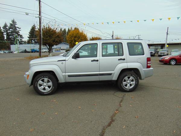 2012 JEEP LIBERTY 4WD - cars & trucks - by dealer - vehicle... for sale in Eugene, OR – photo 5