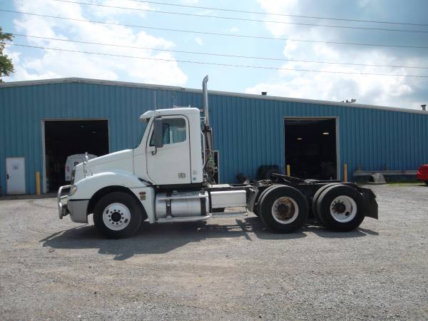 2007 Freightliner CL 120 day cab - cars & trucks - by owner -... for sale in North Lima, OH – photo 2