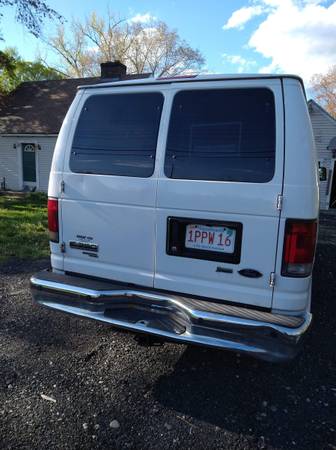 Passenger van Ford super duty ecoline for sale in Agawam, MA – photo 12