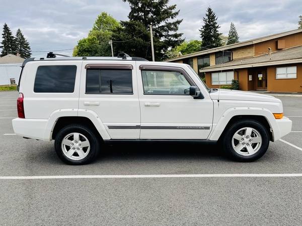 2006 Jeep Commander Limited 4WD - - by dealer for sale in Vancouver, OR – photo 2