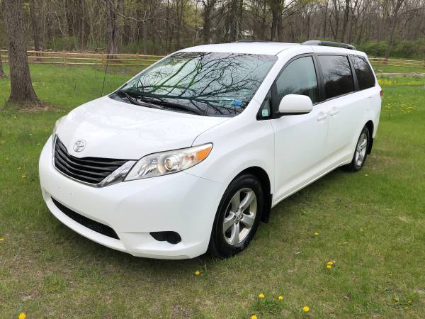 2011 TOYOTA SIENNA LE 1OWNER CLEAN CARFAX ( SOLD ) - cars & for sale in Hyde Park, NY