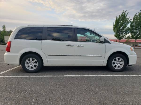 CHRYSLER TOWN & COUNTRY, NEW TRANSMISSION. SERVICED, WARRANTY - cars... for sale in Pacific, WA – photo 8
