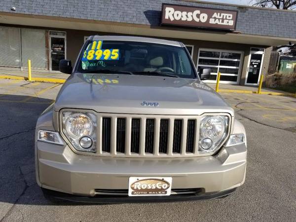 2011 Jeep Liberty Sport 4WD - cars & trucks - by dealer - vehicle... for sale in Cedar Rapids, IA – photo 2