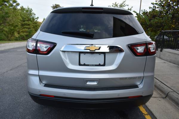 2016 Chevrolet Traverse 2LT 3rd Row LIKE NEW Warranty NO DOC FEES! -... for sale in Apex, NC – photo 5