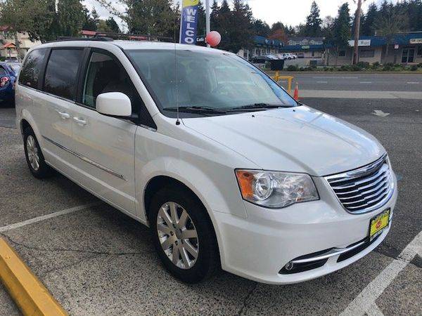 2014 Chrysler Town Country Touring Financing Available! for sale in Federal Way, WA – photo 7