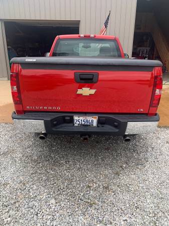 2008 Chevy Silverado w/low miles and excellent condition! for sale in Belleville, MO – photo 3