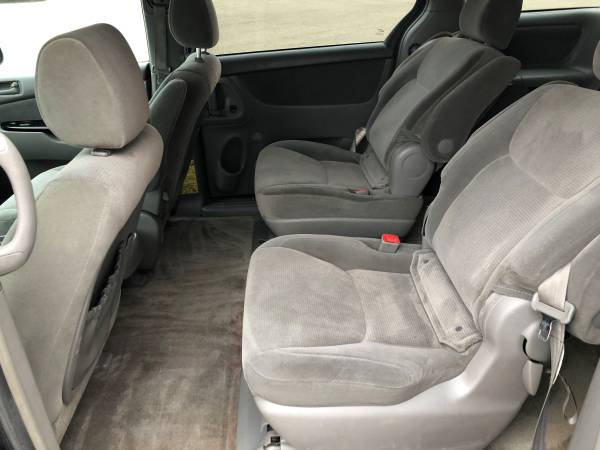 2005 Toyota Sienna AWD - cars & trucks - by dealer - vehicle... for sale in Yorkville, IL – photo 7
