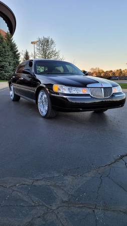 1998 Lincoln Town Car for sale in Racine, WI – photo 4