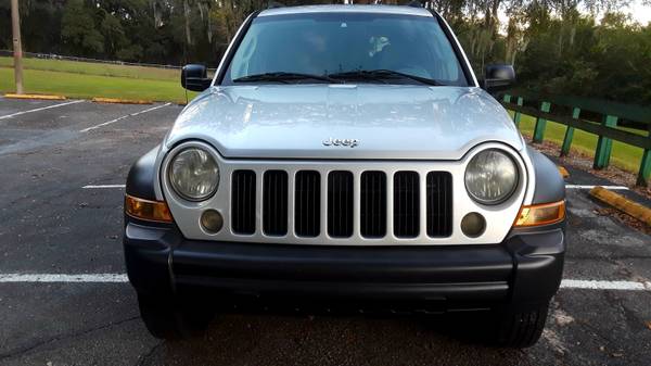 2007 Jeep Liberty 4X4 - cars & trucks - by owner - vehicle... for sale in Dade City, FL – photo 4