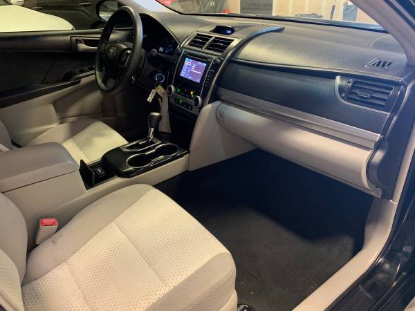 2012 Toyota Camry ~ Bluetooth ~ Tint ~ Power windows and doorlocks ~ for sale in Wichita, KS – photo 18