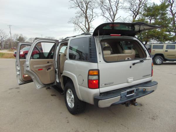 2004 CHEVY TAHOE LT 3RDROW 4DR 4X4 DVD V8 MOONROOF XCLEAN RUNS NEW... for sale in Union Grove, WI – photo 23