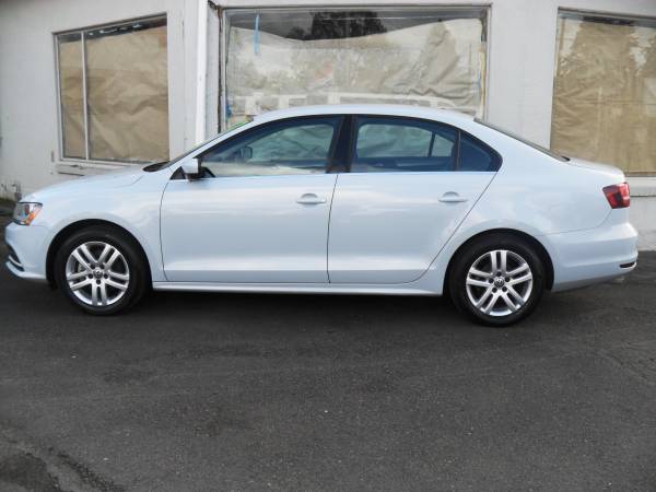 2017 Volkswagon Jetta - cars & trucks - by owner - vehicle... for sale in Woodburn, OR – photo 2
