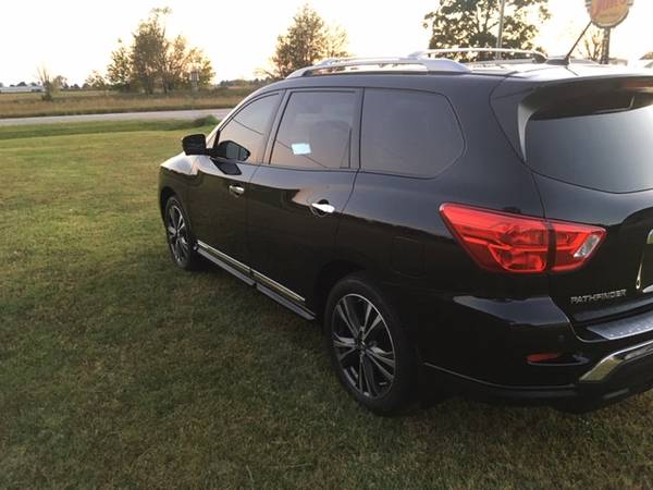 2018 Nissan Pathfinder Platinum 4WD, 8k miles, 3rd row seat. - cars... for sale in Siloam Springs, AR – photo 3