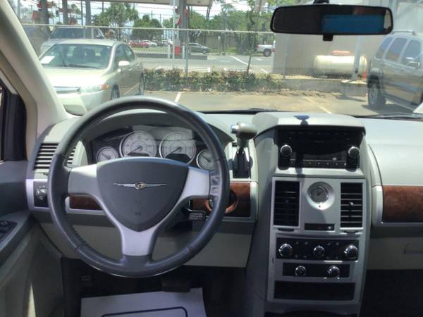 2010 Chrysler Town & Country 4dr Wgn Touring - - by for sale in Kahului, HI – photo 11