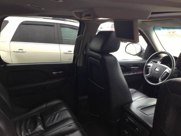 2012 Chevrolet Suburban LT 1500 4x4 4dr SUV - - by for sale in Buffalo, NY – photo 7