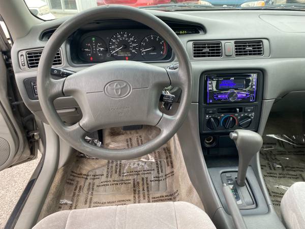 Like new Camry Original condition - - by dealer for sale in Other, IL – photo 6