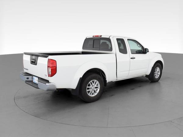 2017 Nissan Frontier King Cab SV Pickup 2D 6 ft pickup White -... for sale in Visalia, CA – photo 11