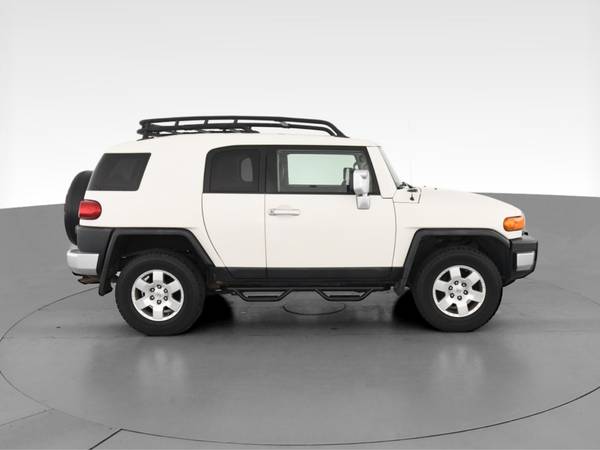 2010 Toyota FJ Cruiser Sport Utility 2D suv White - FINANCE ONLINE -... for sale in Akron, OH – photo 13