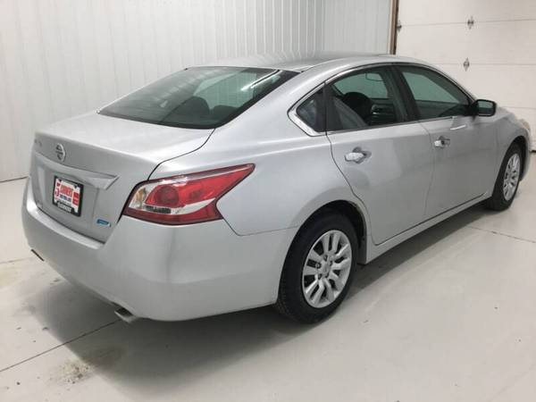 2013 Nissan Altima 2 5 B0120A - - by dealer - vehicle for sale in Cedarburg, WI – photo 5