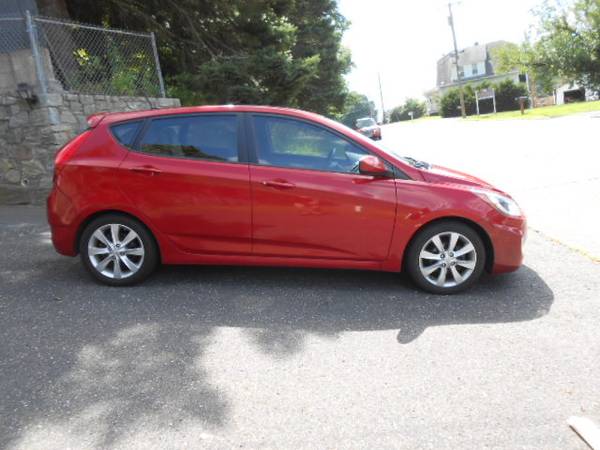 2012 Hyundai Accent SE 4 Door Hatchback Automatic 4Cyl 1.6L 35MPG -... for sale in Seymour, CT – photo 5