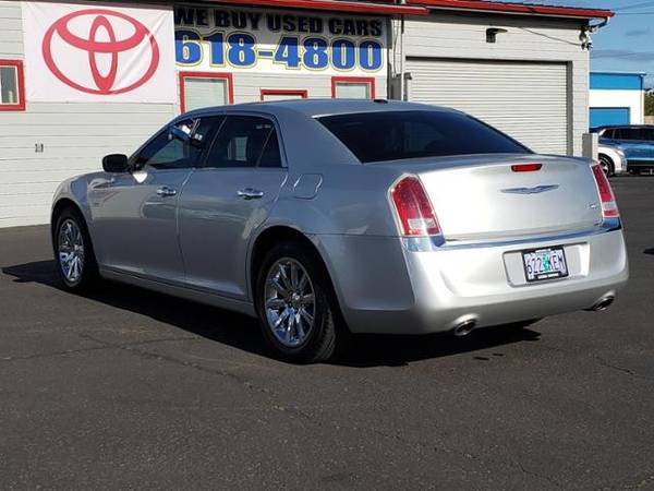 2012 Chrysler 300 4dr Sdn V6 Limited RWD Sedan - - by for sale in Medford, OR – photo 6