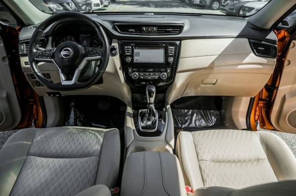 2017 Nissan Rogue SV for sale in Ellicott City, MD – photo 6