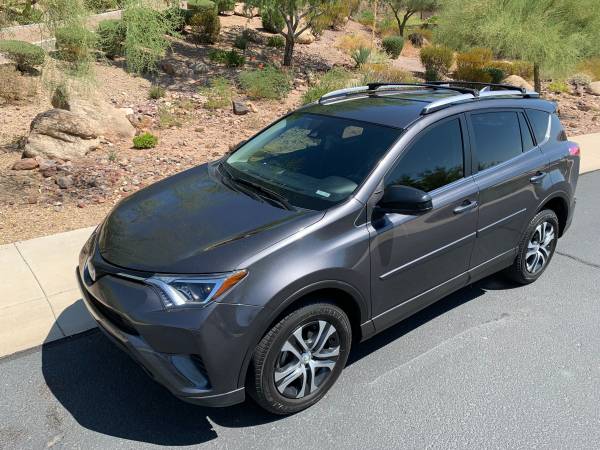 2017 Toyota RAV4 XLE clean one owner 30k low miles SUV for sale in Peoria, AZ – photo 2