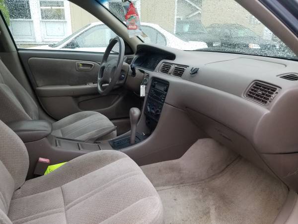2000 Toyota Camry Le *Great on gas* - cars & trucks - by dealer -... for sale in Renton, WA – photo 11