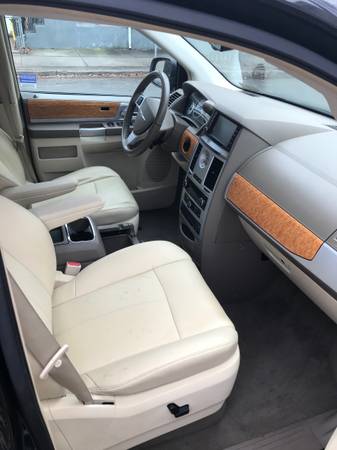 2010 Chrysler town and country limited minivan$4,200 - cars & trucks... for sale in Trenton, PA – photo 8