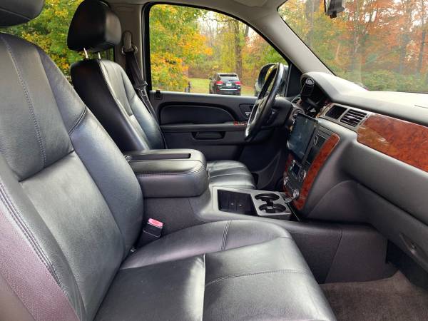 2012 Chevrolet Suburban LT1500 - cars & trucks - by owner - vehicle... for sale in North Attleboro, RI – photo 22